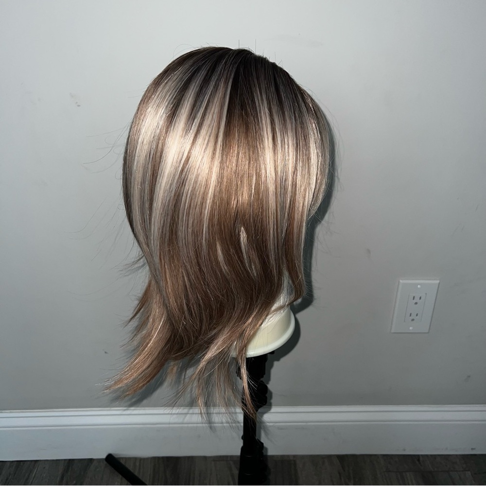 DWY 16-Inch Short Wave Glueless Synthetic Wig - Picture 12 of 16